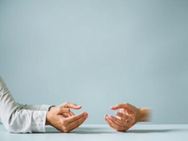 Перестать мерить свою жизнь чужим стандартом: искусство принять себя